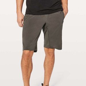 Lululemon T.H.E. Short 11" linerless in Stony.  NWT size M